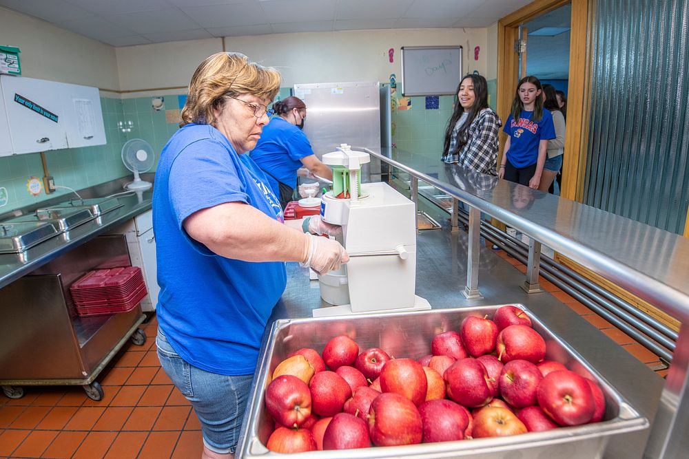 The Royalton-Hartland School District Middle School lunch service in the village of Middleport, eastern Niagara County, NY…