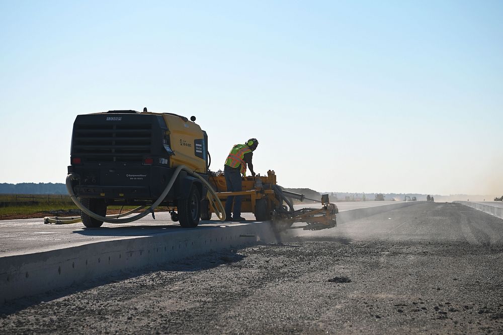 169th Fighter Wing runway construction continues steady progressThe 169th Fighter Wing runway construction continues to show…