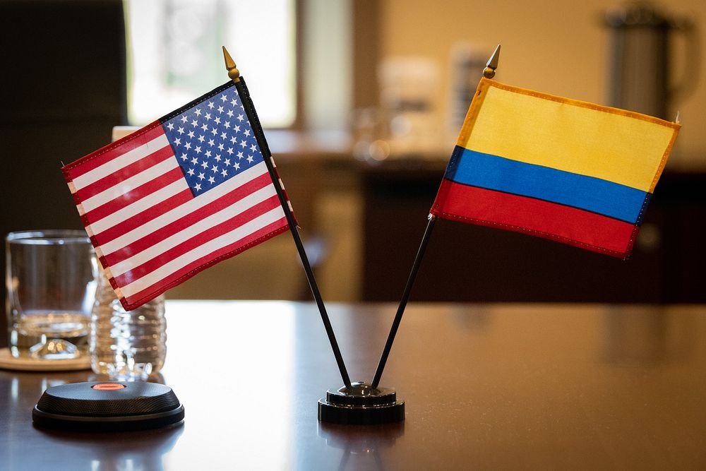 Flag of the United States and Colombia.