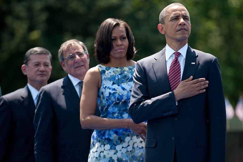 From right, President Barack Obama, first lady Michelle Obama, Secretary of Defense Leon E. Panetta and Veterans…