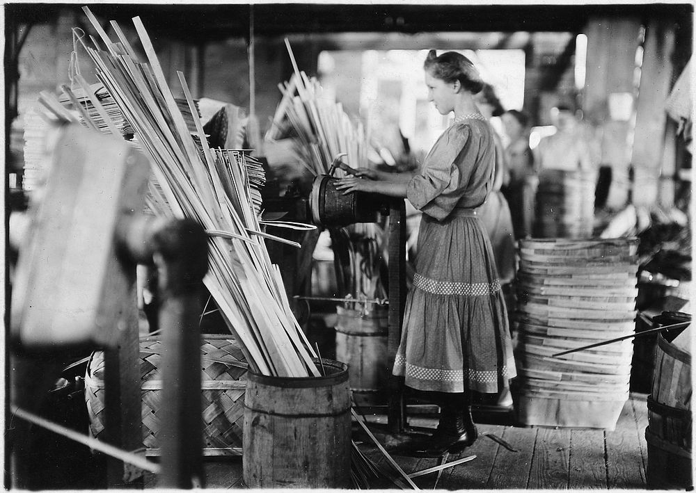 A basket factory. Girls making melon baskets. Evansville, Ind, October 1908. Photographer: Hine, Lewis. Original public…
