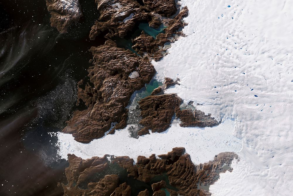 Major Greenland Glacier Is Growing