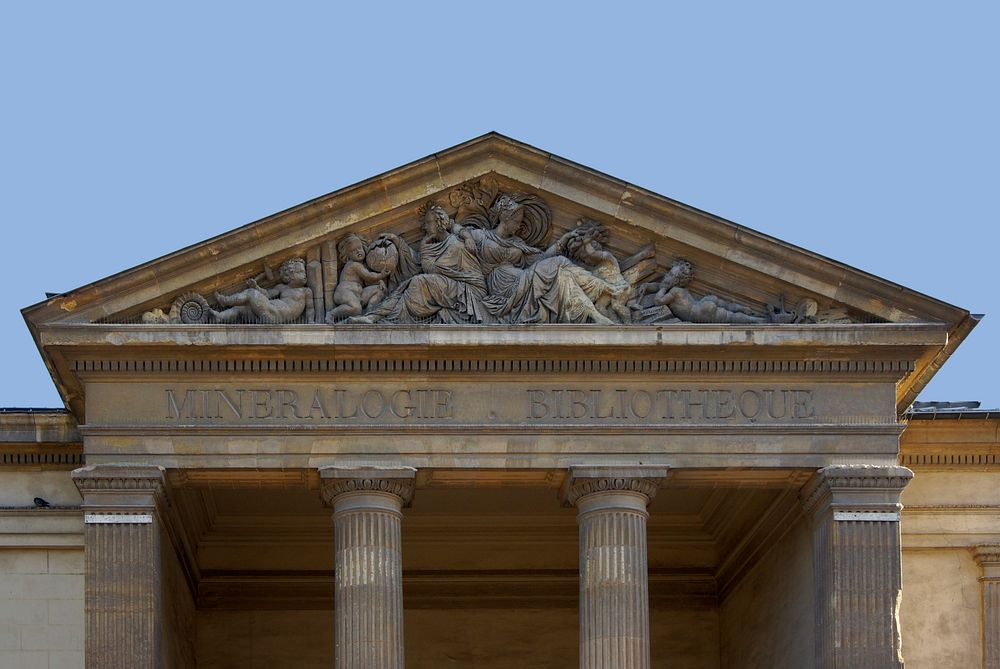 the pediment above the entry of the gallery of mineralogy & geology in the National museum of natural history, Paris