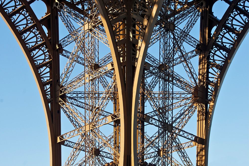 Eiffel Tower structural detail, northern pillar.