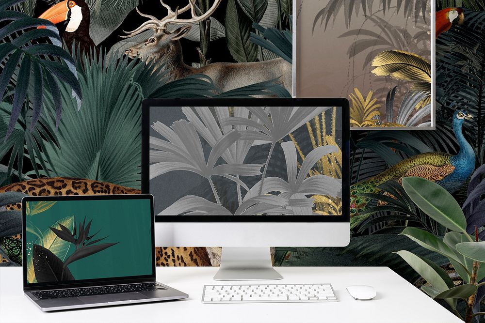 Multi devices workstation, computer, laptop with wildlife wallpapers
