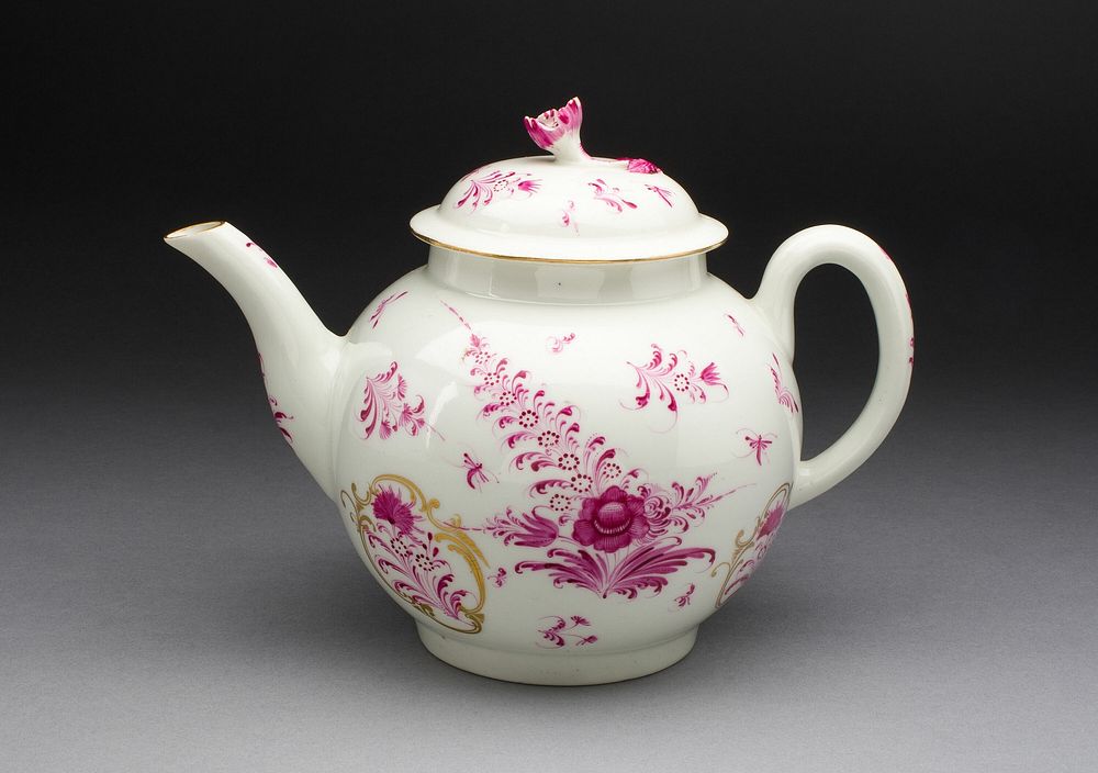 Teapot by Worcester Porcelain Factory (Manufacturer)
