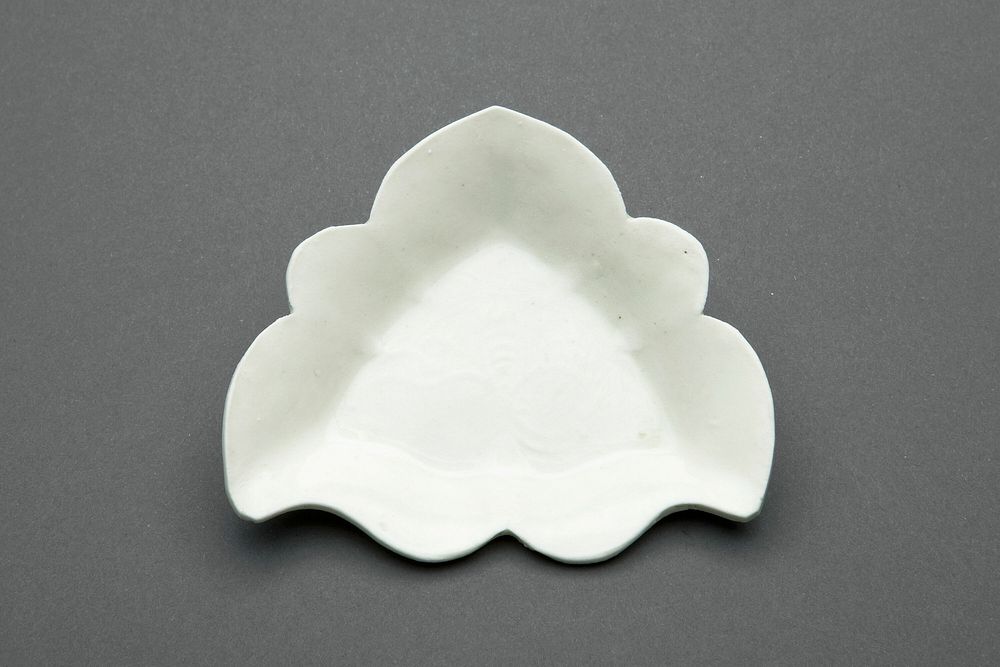 Tri-Lobed Dish with Butterfly
