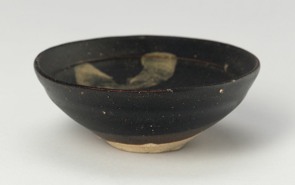 Bowl with Zigzag Strokes