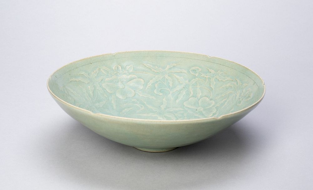 Lobed Bowl with Hibiscus and Floral Medallion