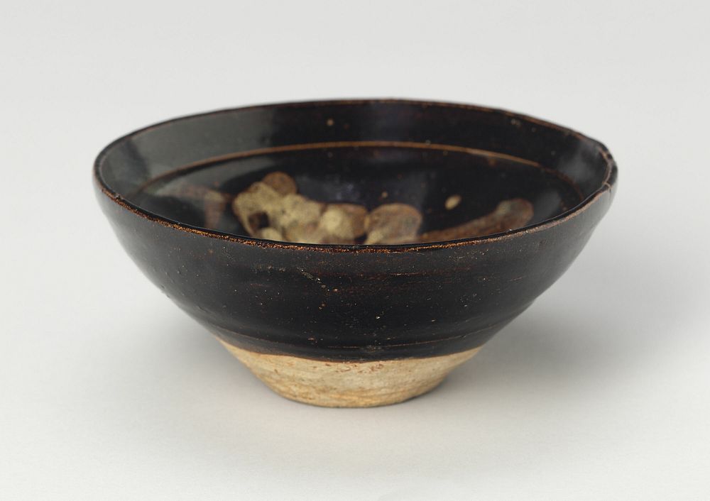 Bowl with Winding Strokes