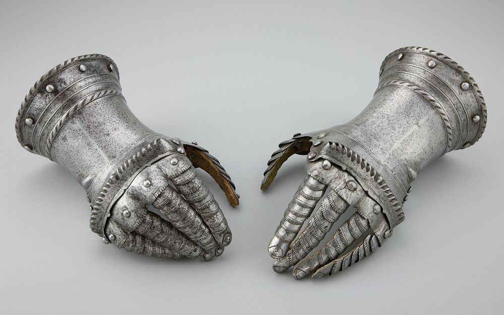 Pair of Fingered Gauntlets