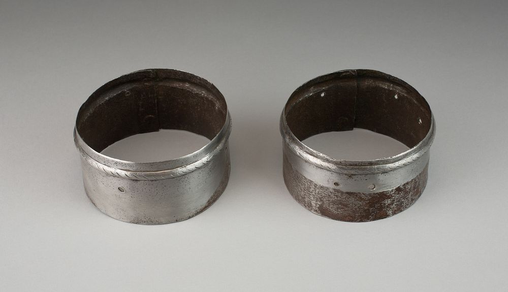 Pair of Turning Rerebrace Plates