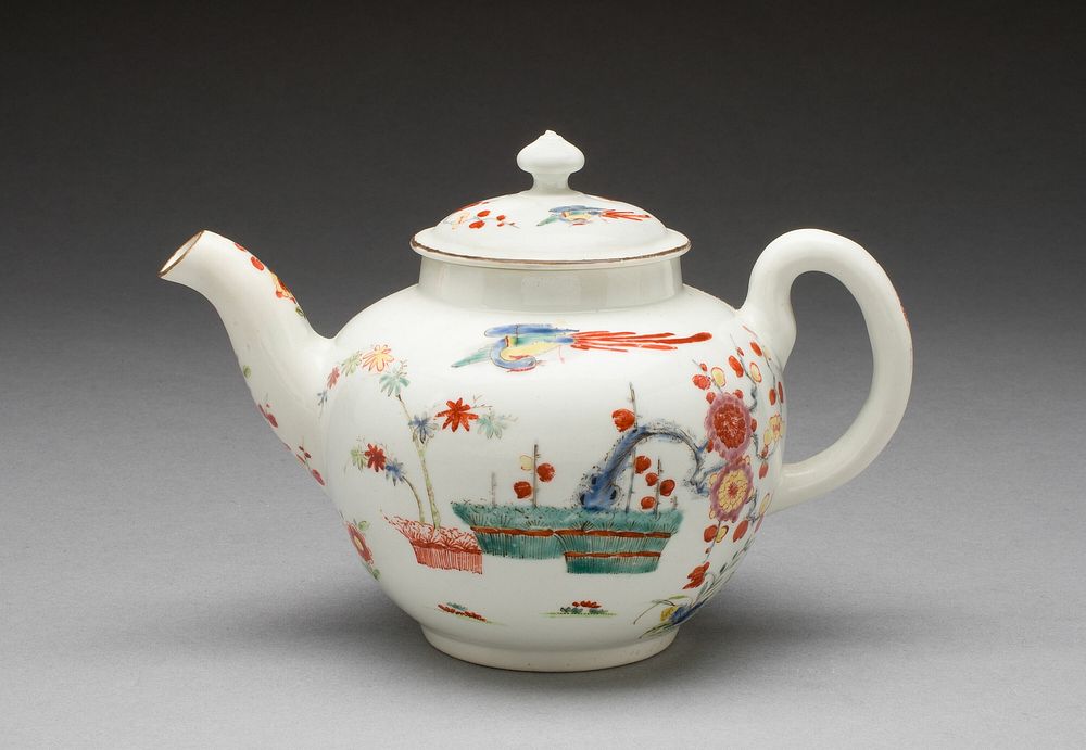 Teapot by Worcester Porcelain Factory (Manufacturer)