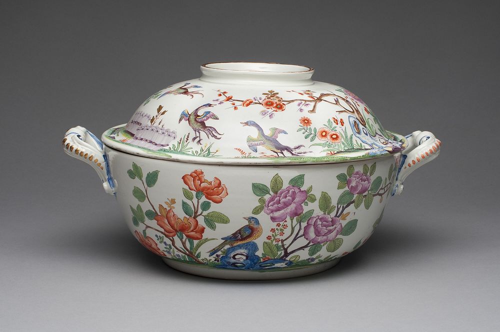 Tureen by Du Paquier Porcelain Manufactory (Manufacturer)