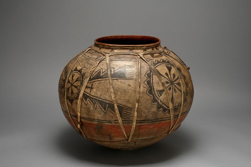 Polychrome Jar by Cochiti (Kʾúutìimʾé)