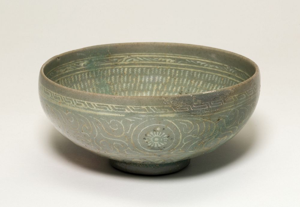 Bowl with Cranes and Chrysanthemum Flower Heads