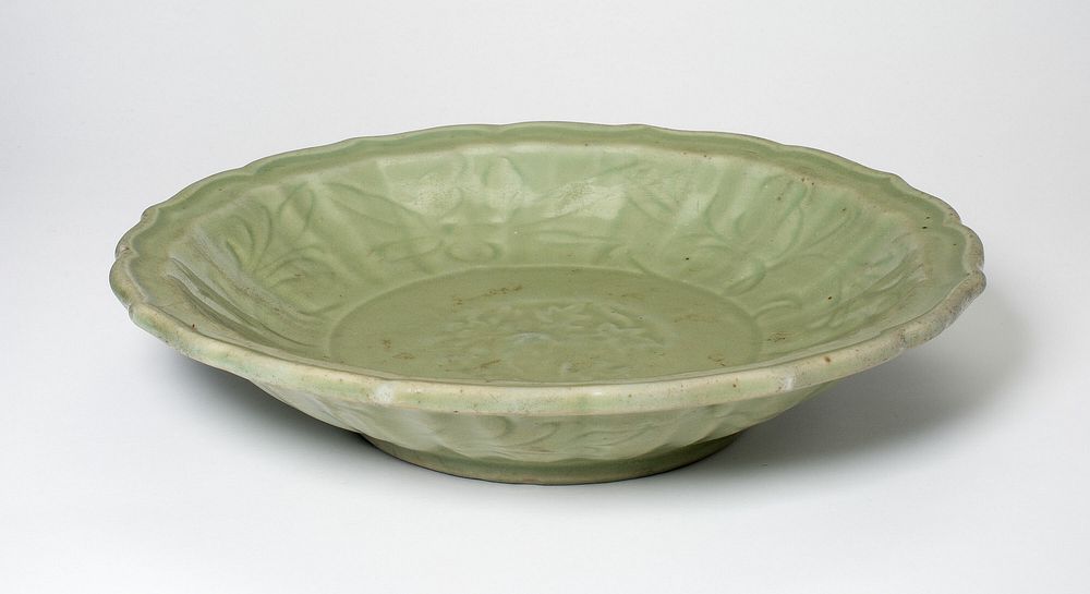 Dish with Flowers and Foliate Rim