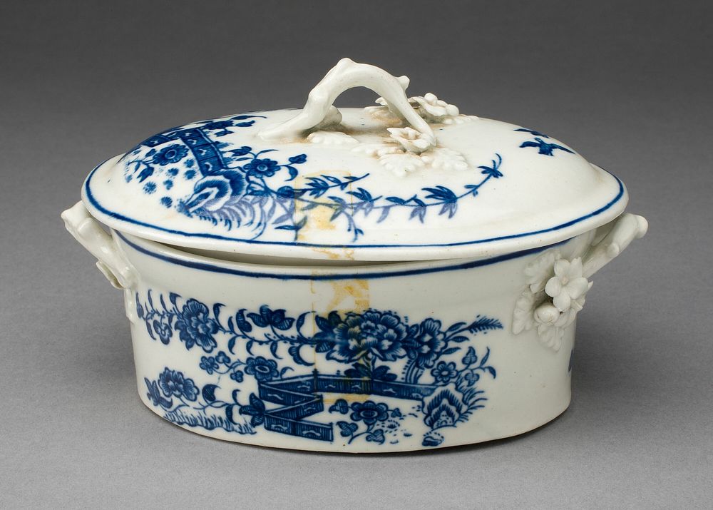 Butter Tub by Worcester Porcelain Factory (Manufacturer)