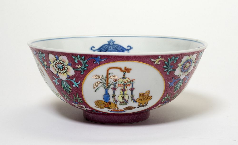 Bowl with Medallions of Archaistic and Auspicious Motifs