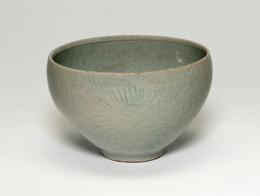 Small Bowl with Peony Flowers