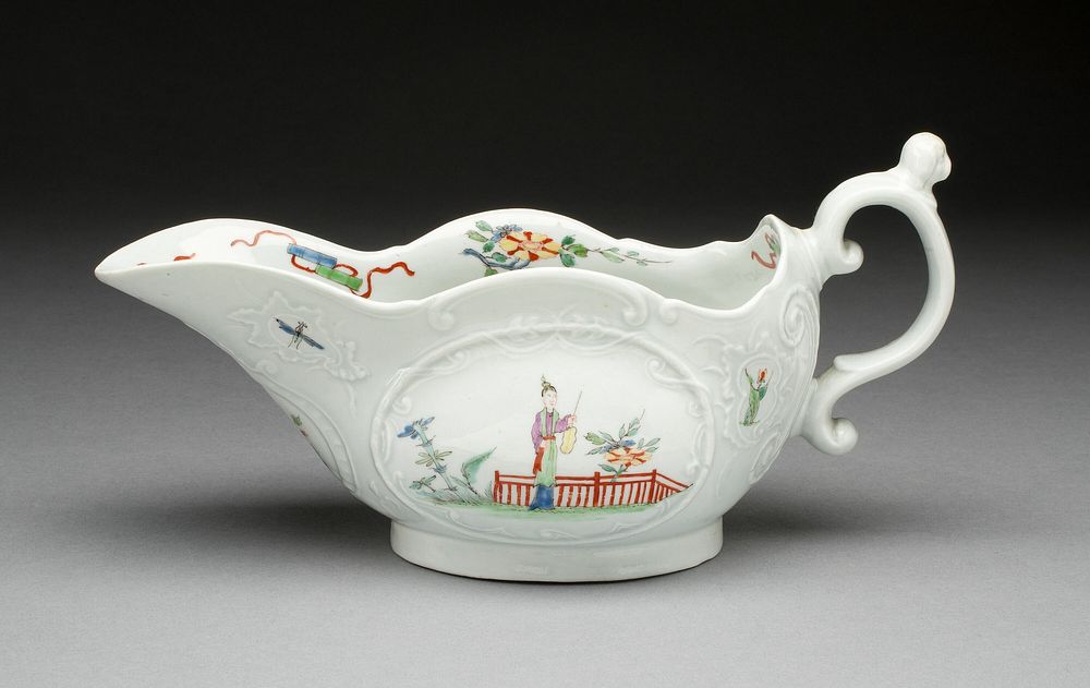 Sauceboat by Worcester Porcelain Factory (Manufacturer)