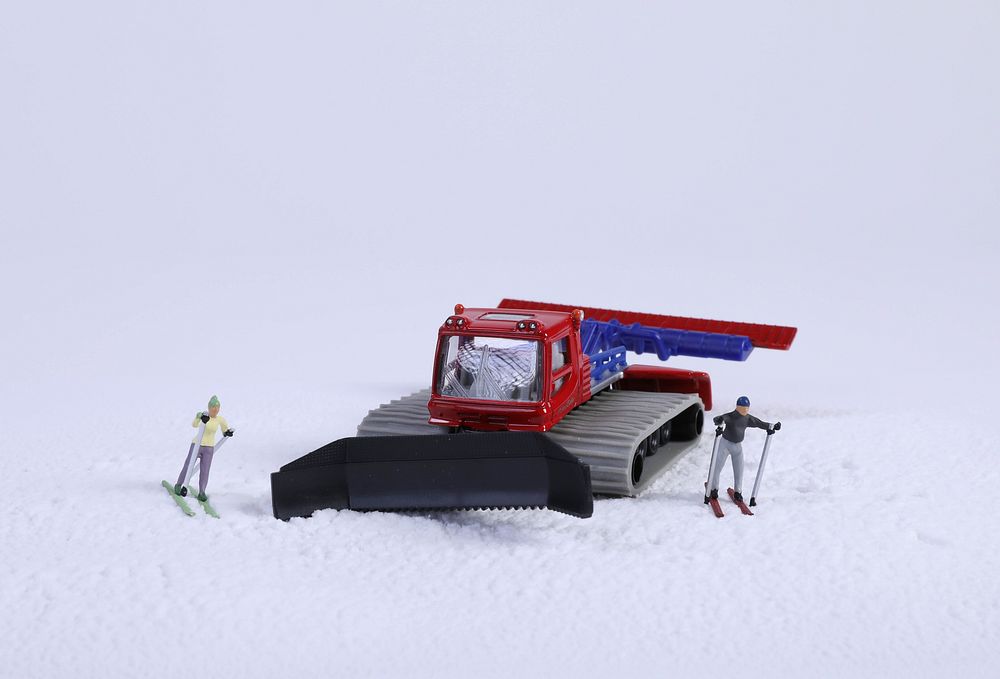 Snowcat machine, snow skiing.