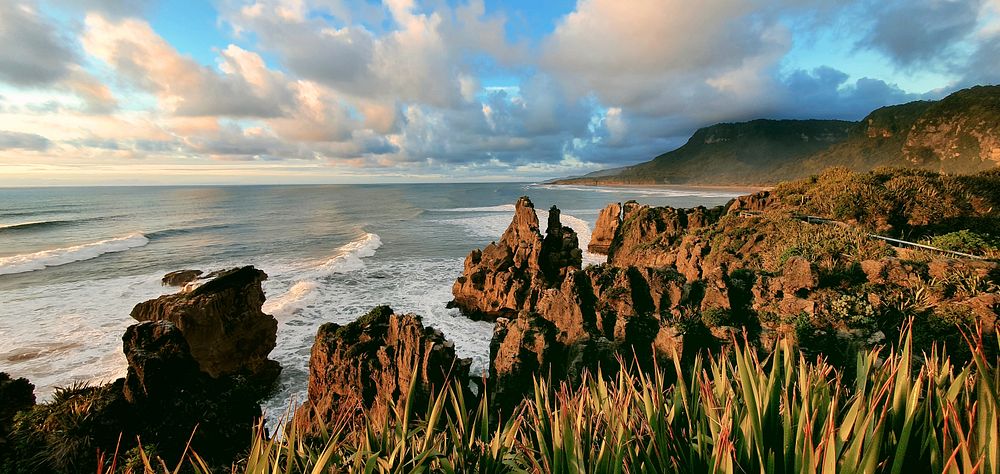 Westcoast Sunset, NZ, Paparoa National Park, is an untamed natural wilderness of rivers and rainforests, glaciers and…