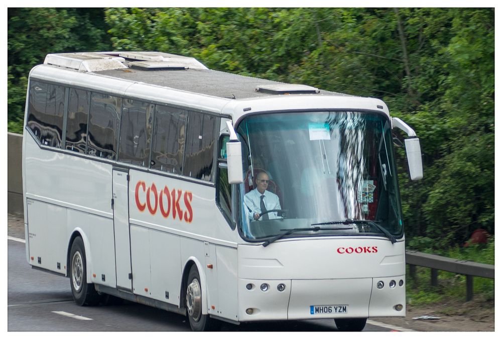 MH06YZM COOKS COACH M20 J5