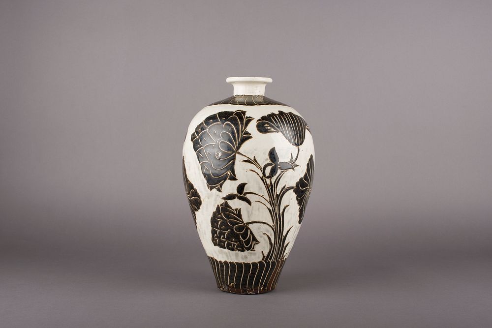 Prunus Vase (meiping) with Design of Lotus Blossoms and Leaves