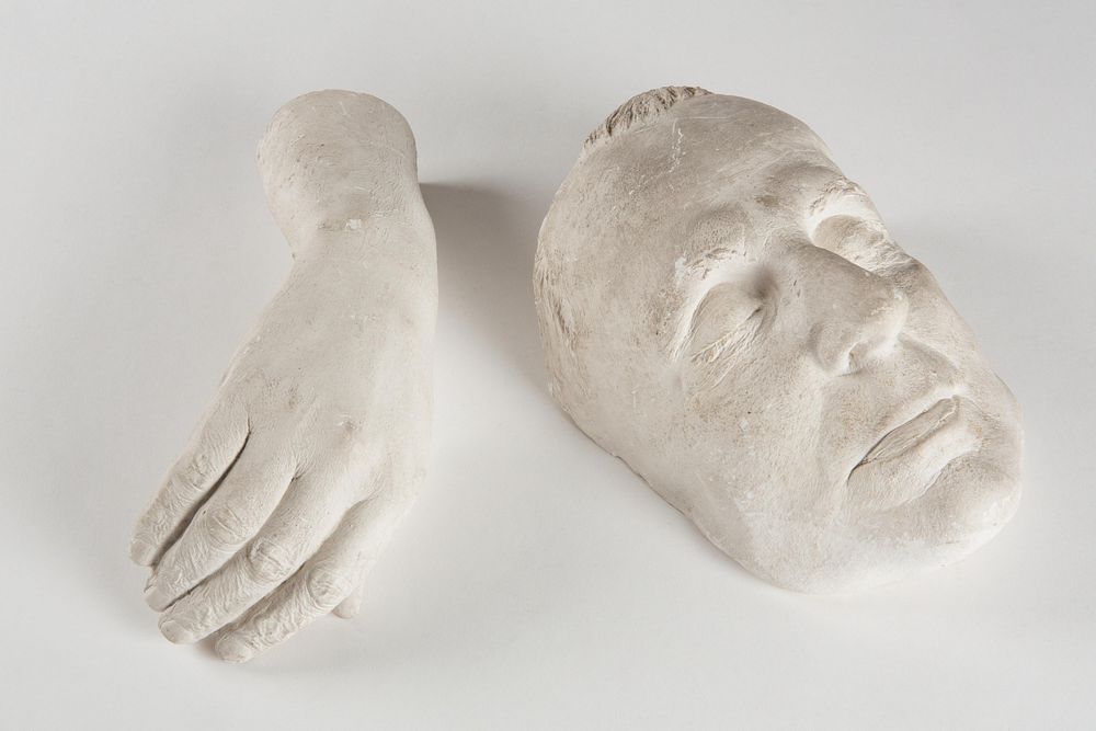 Posthumous mask and right hand of akad. mal. karol ondreička