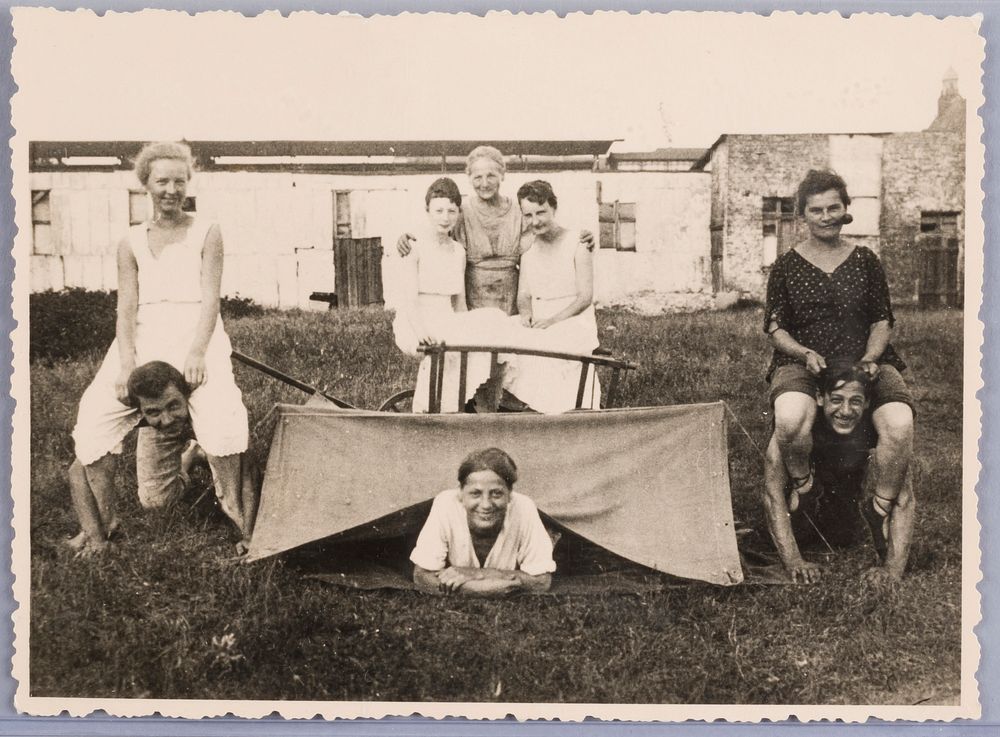 Untitled (Group of People Posed in Yard)