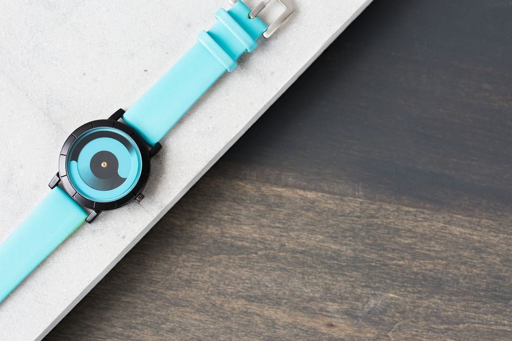 A unique and bright wrist watch in turquoise.