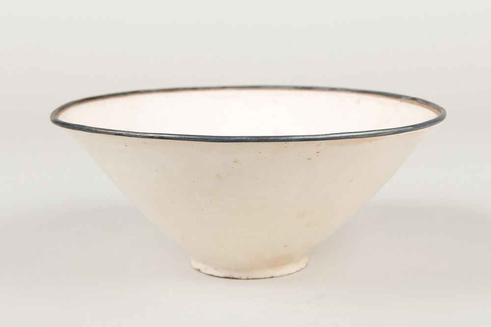 Bowl with floral patterns