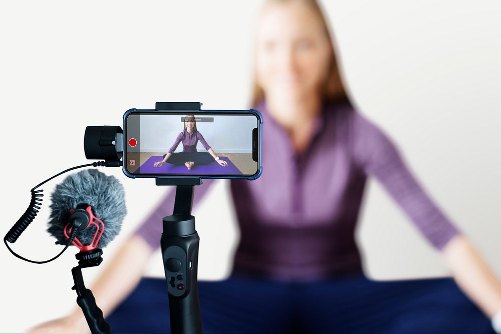 Smartphone screen mockup psd, yoga live streaming