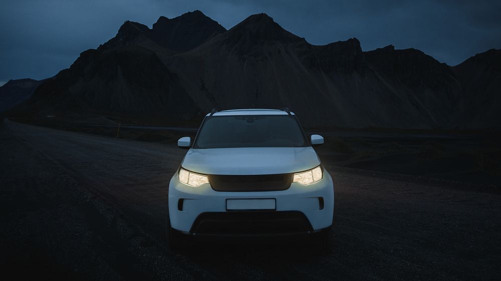 White SUV car desktop wallpaper