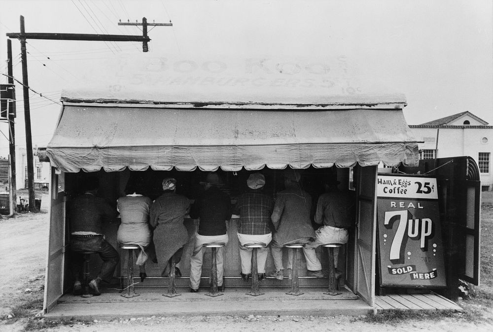 Hamburger stand, Harlingen, Texas by Russell Lee