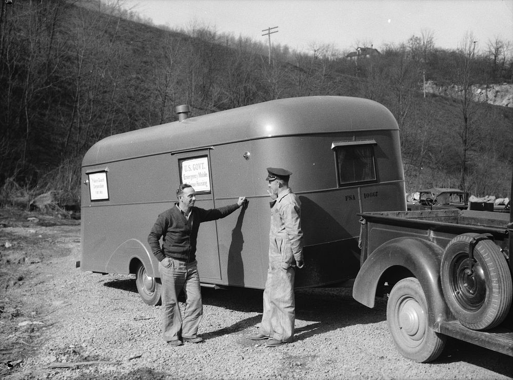 Farm Security Administration trailer for defense workers. Sourced from the Library of Congress.