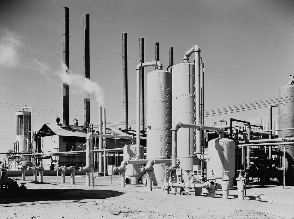 Oklahoma City, Oklahoma. Phillips gasoline plant. Sourced from the Library of Congress.