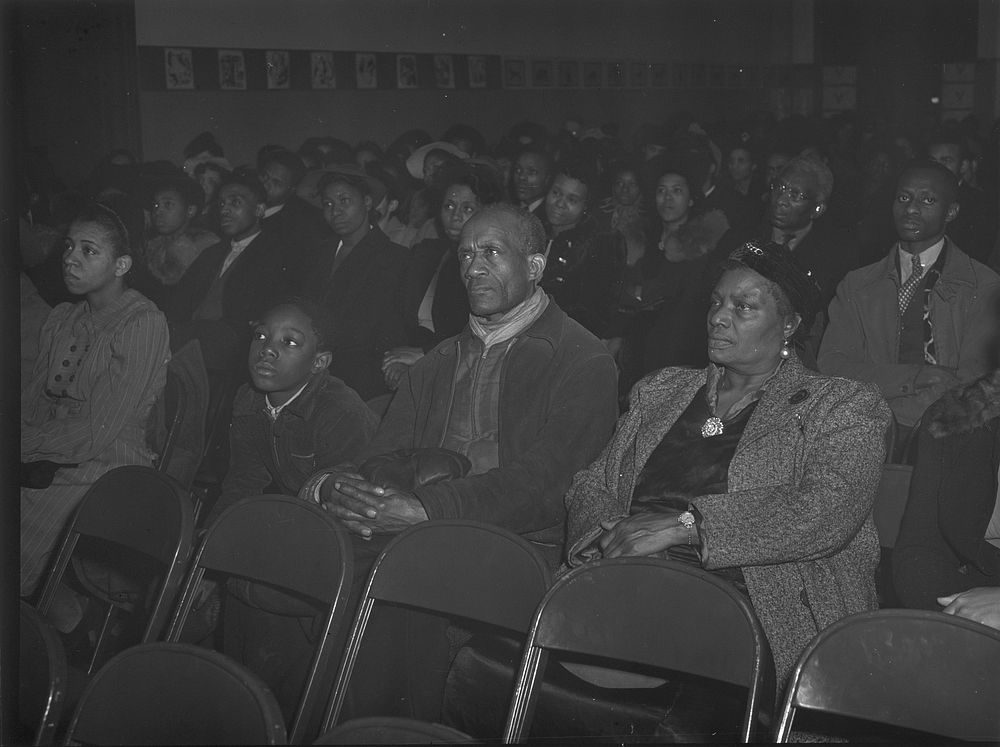 Chicago, Illinois. Ida B. Wells Housing Project. Meeting of the tenants. Sourced from the Library of Congress.