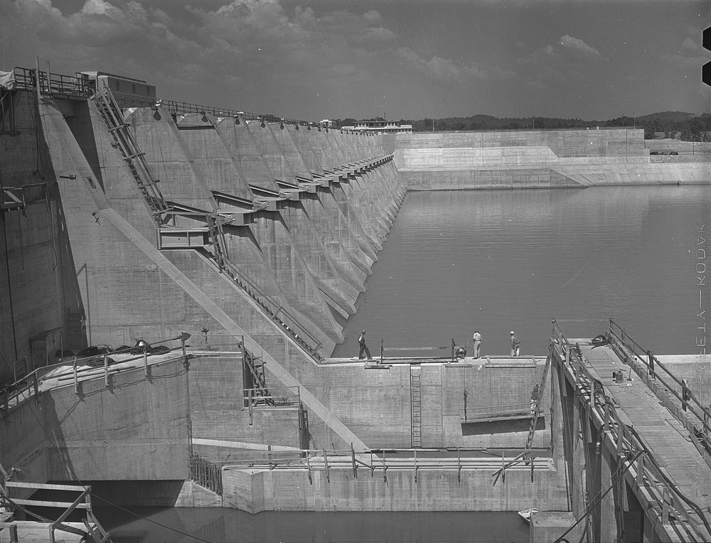 Watts Bar Dam, Tennessee. Tennessee Valley Authority. Construction. Sourced from the Library of Congress.