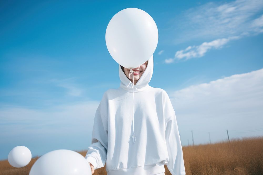 Outdoors balloon hoodie white. 