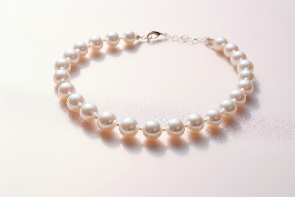 Necklace jewelry pearl bracelet.