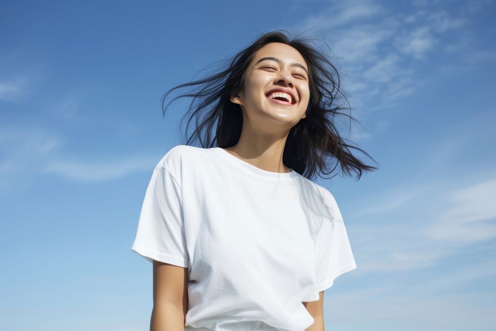 Laughing outdoors smiling t-shirt.