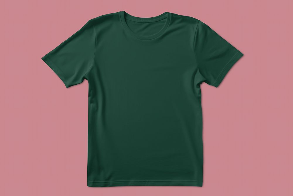 Realistic green t-shirt, casual fashion