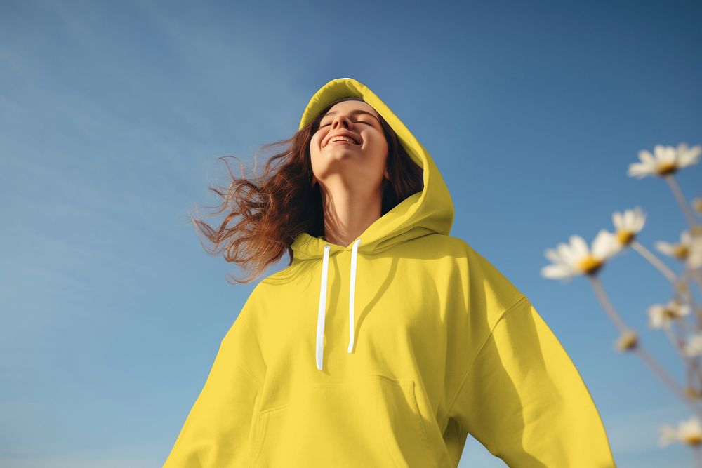 Women's yellow hoodie, casual streetwear fashion