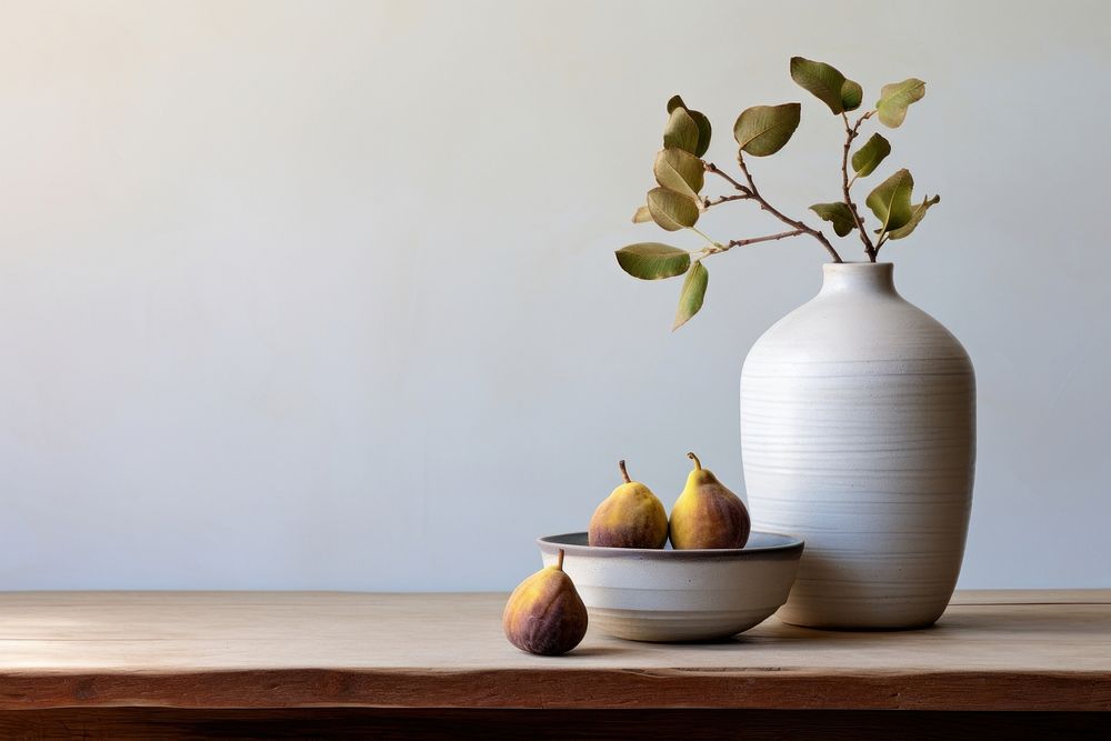 Ceramic pottery fruit table plant. 