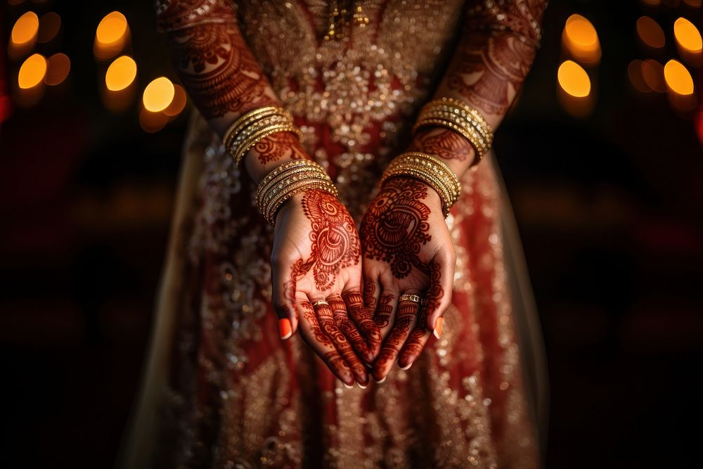 Henna bride hand jewelry. 