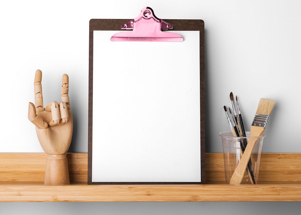 Blank poster on clipboard with design | Premium Photo - rawpixel