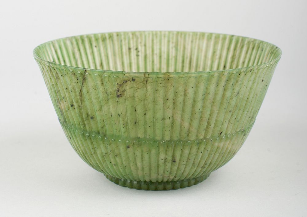 Bowl with Design of Chrysanthemum Petals