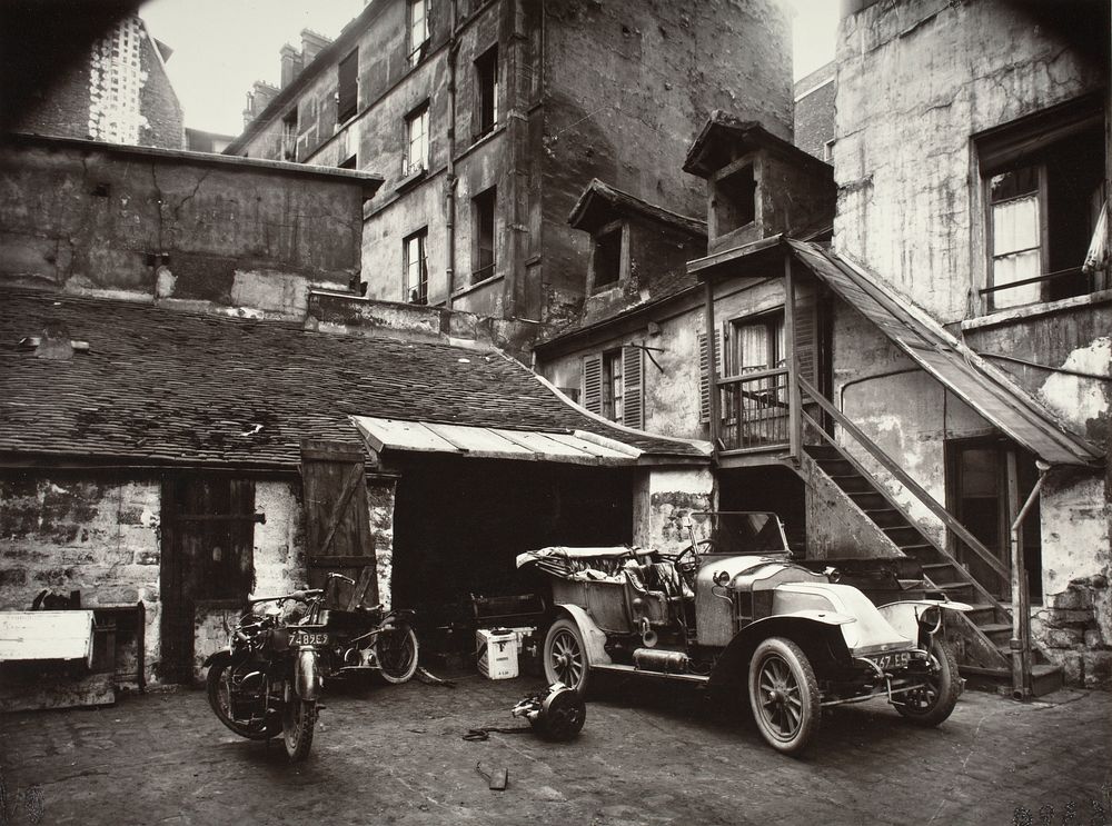 Cour, Rue De Valence by Eugène Atget